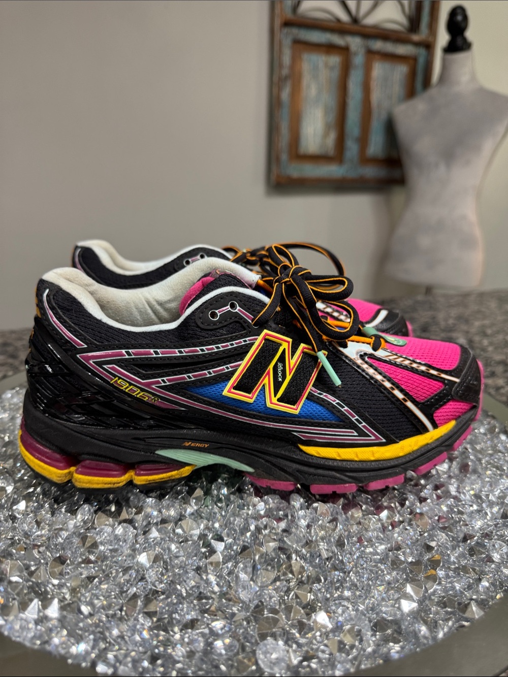 New Balance mock 1906R Neon nights Athletic Sneakers M6 W 7.5 EUC - Picture 7 of 16